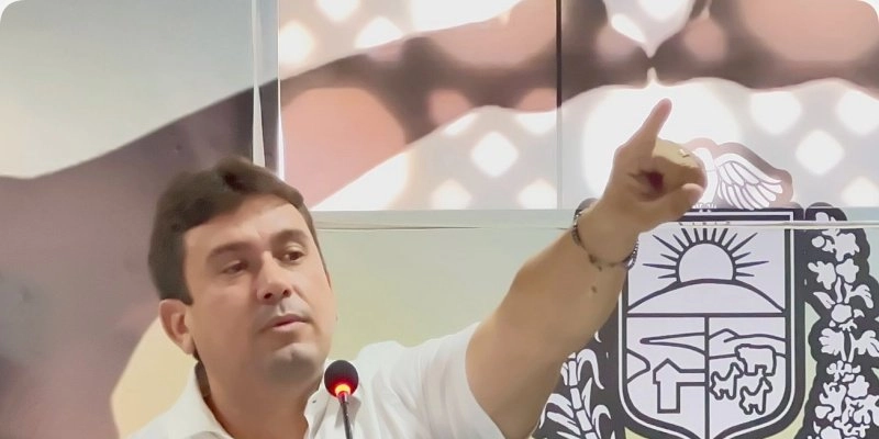 Após negar crise com Tyrone, Helder admite diálogo com João Estrela e pode abrir espaço para Johanna na base