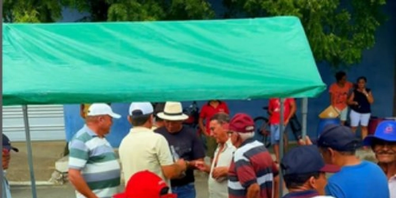 Prefeitura realiza mais uma feira de produtos da agricultura familiar, em São José da Lagoa Tapada