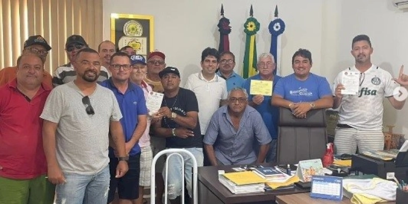 Taxistas se reúnem com o Prefeito de Marizópolis, e solicita local adequado para a categoria