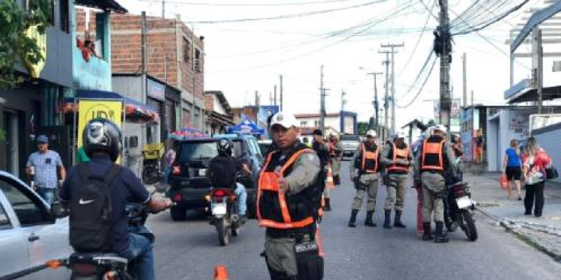 Durante Operação Nômade, suspeitos presos com drogas, e foragidos da Justiça