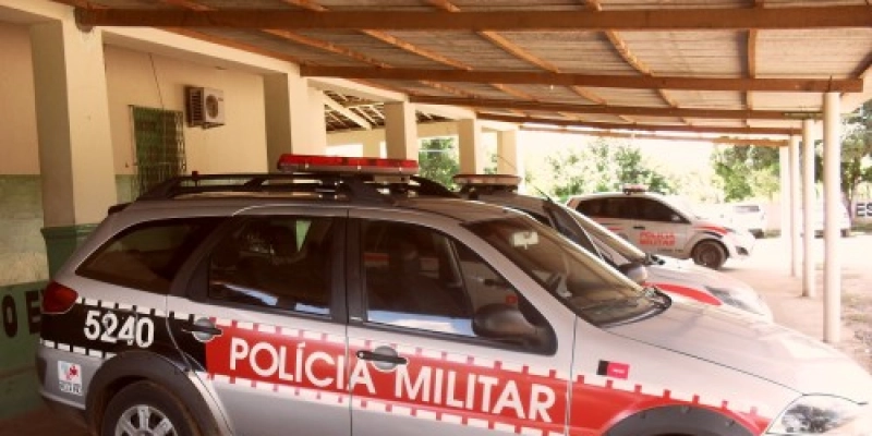 Homem invade residência, persegue grávida e acaba preso no Sertão 