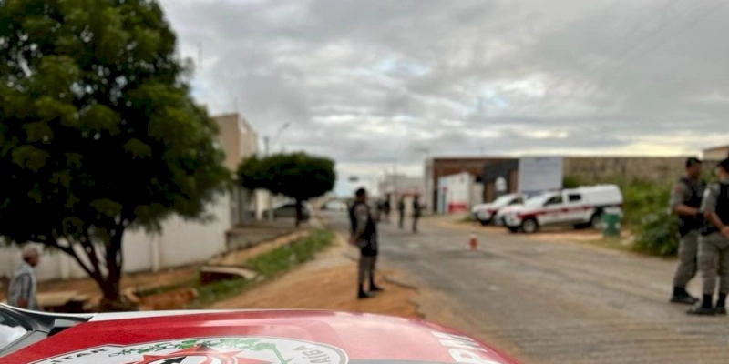 Mulher tem malote de dinheiro tomado por bandidos no Centro da cidade de Sousa 