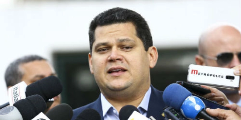 Alcolumbre defende aprovação do PL do Fundo Partidário no Senado