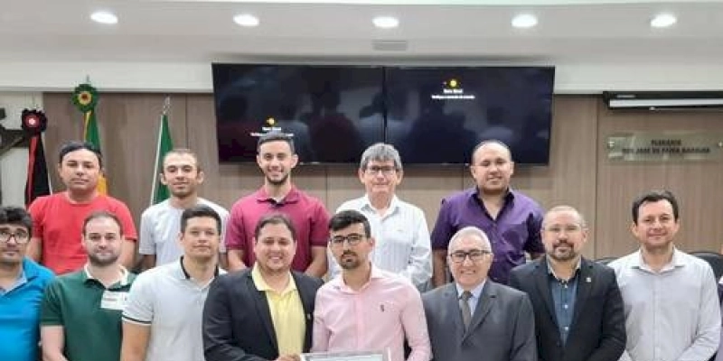 Câmara Municipal de Sousa entrega Título de Cidadão ao servidor da Casa, Breno Francisco Pereira