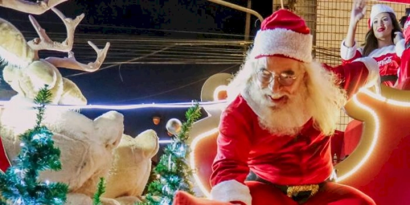 Leo Bezerra convida público a conferir decoração natalina de João Pessoa durante evento da Caravana da Coca-Cola