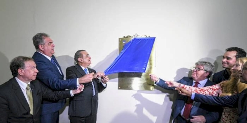 João Azevêdo participa de entrega das obras de restauração do prédio do Palácio da Justiça, em João Pessoa