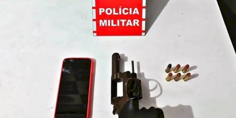 OPERAÇÃO FESTAS JUNINAS: Polícia Militar prende suspeito com arma de fogo e cumpre mandado de prisão