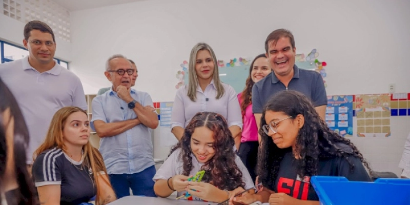 Cícero Lucena apresenta obras e equipamentos a parlamentares de Pernambuco, que classificam gestão como referência para o Brasil