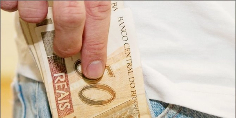 Trabalhadores nascidos em agosto podem sacar auxílio emergencial