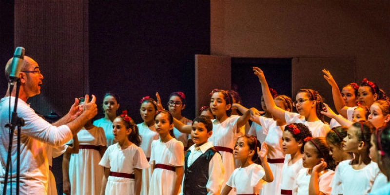 Coro Infantil da Paraíba faz apresentação sob regência do maestro João Alberto Gurgel
