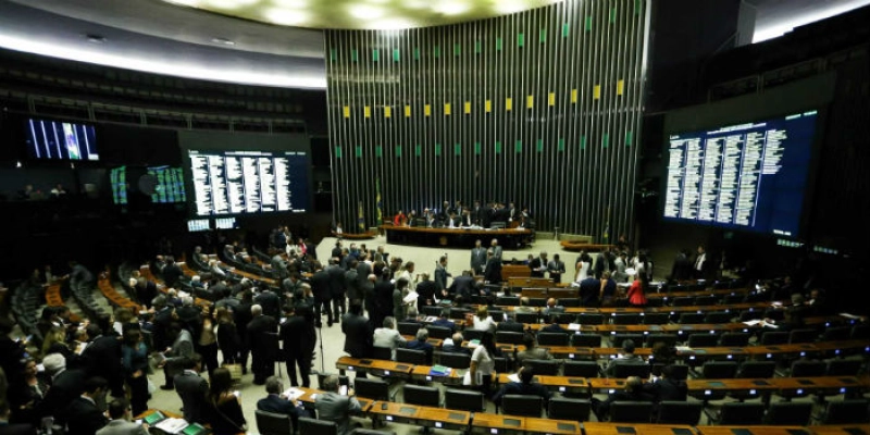 Congresso derruba vetos de Temer e causa impacto de R$ 13 bilhões