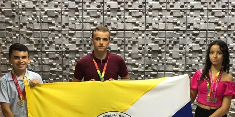 Alunos da Escola Chico Coréia, em São Francisco, recebem premiação da 18ª Olimpíada de Matemática 2023