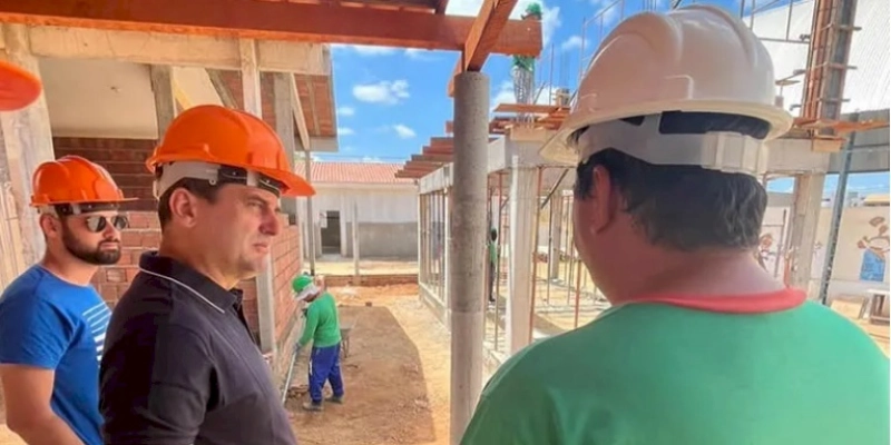 Bal Lins inspeciona reforma e ampliação da Escola Estadual Joaquim Lacerda Leite, em São José de Piranhas 