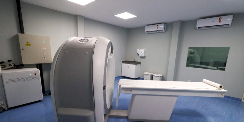 Governador entrega tomógrafo do Hospital Edson Ramalho e destaca fortalecimento da rede de saúde estadual com distribuição de novos equipamentos