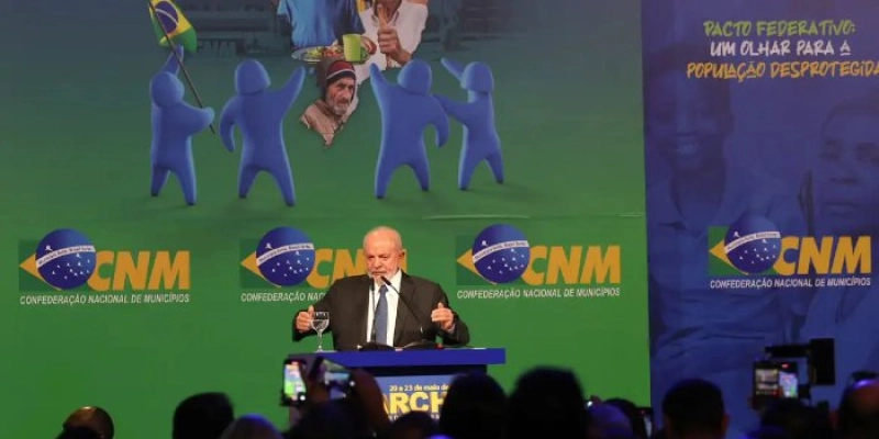 Lula anuncia medidas para aliviar cofres de prefeituras