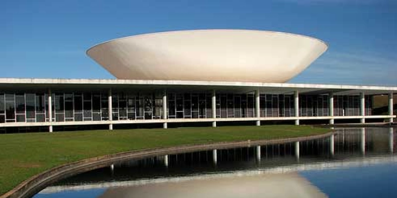 Câmara aprova texto-base do novo Fundeb e prevê repasses ao Sistema S