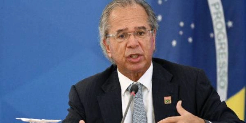 Brasil está oficialmente saindo da recessão, afirma ministro