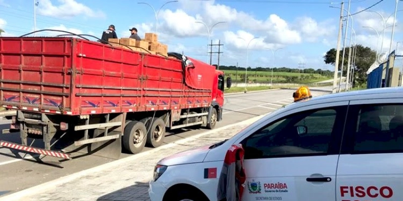 Blitz da Sefaz-PB apreende produtos eletrônicos e carga de bolacha com irregularidades