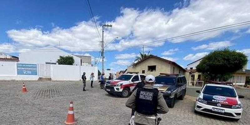 Polícia Militar intensifica blitzens na cidade de Pombal