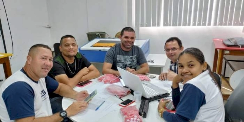 Alunos do SENAI apresentam soluções para a acessibilidade de pessoas com deficiência durante evento