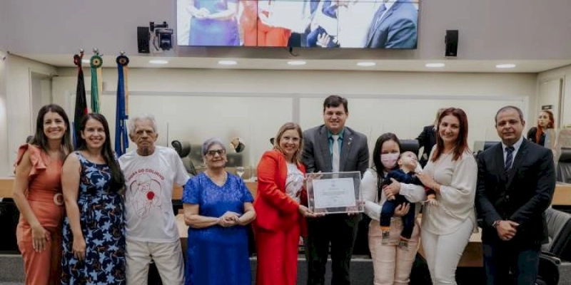 Assembleia homenageia servidora do Estado Graça Aquino com Diploma de Honra ao Mérito