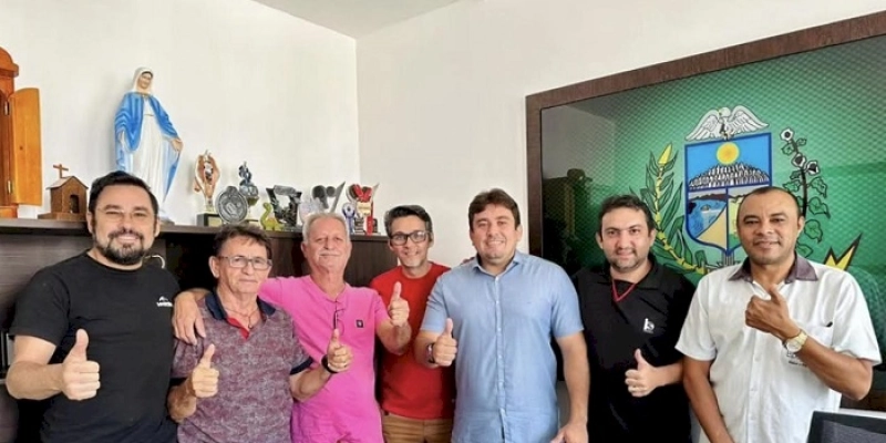 Chefe de Gabinete da prefeitura de Sousa recebe moradores do Jardim Iracema