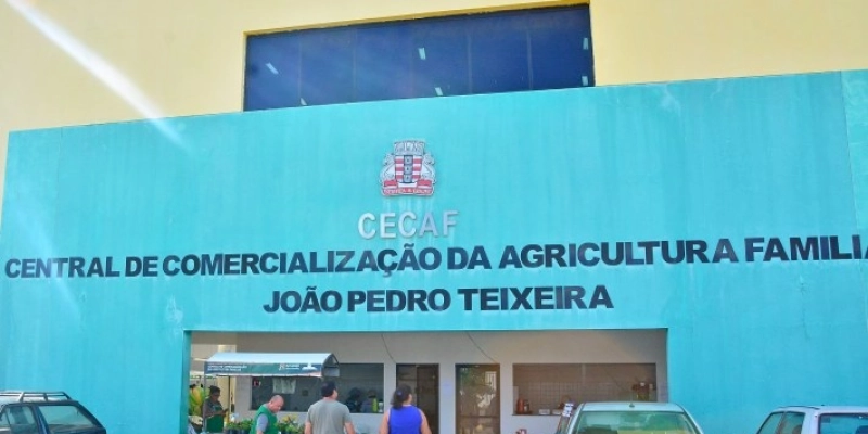 Prefeitura disponibiliza serviços gratuitos de saúde para agricultores e consumidores da Cecaf