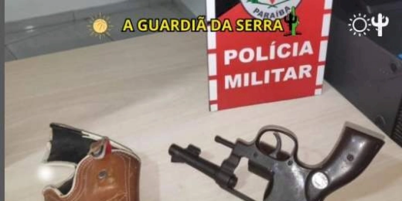 Homem é preso em flagrante com arma de fogo, logo após ameaças, no Sertão