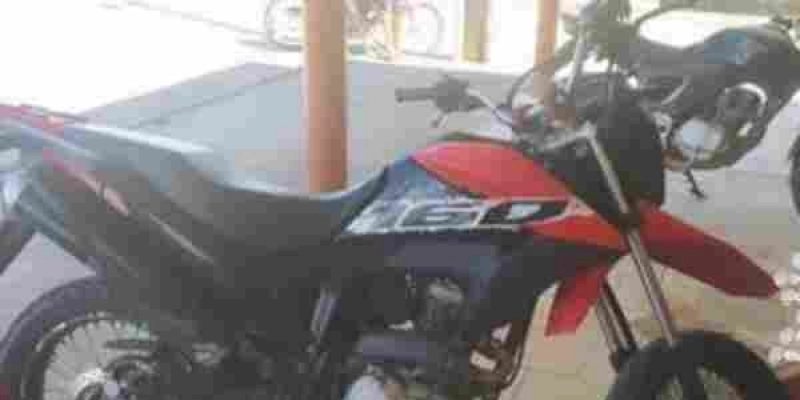 Polícia Militar apreende menor e recupera motocicleta e dinheiro logo após roubo de mercadinho em Bonito de Santa Fé