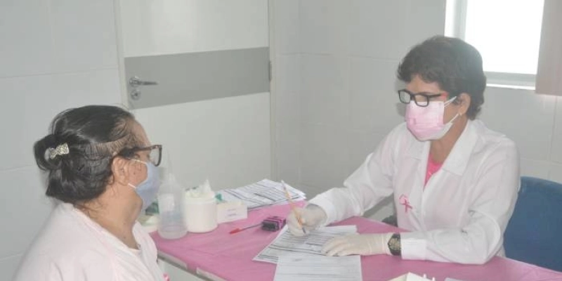 Secretaria de Saúde realiza ‘Dia D’ do Outubro Rosa na Policlínica de Mangabeira