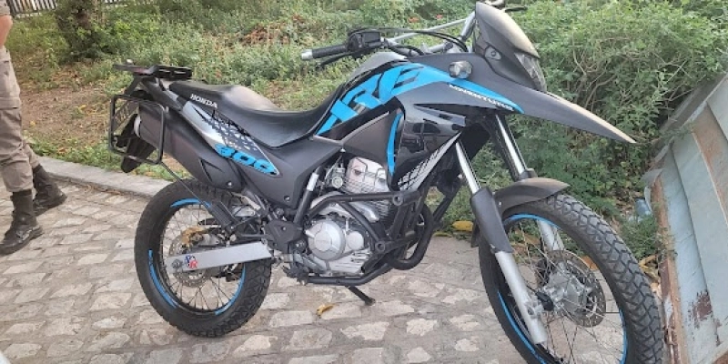 Polícia Militar recupera moto que foi tomada de assalto em Cajazeiras