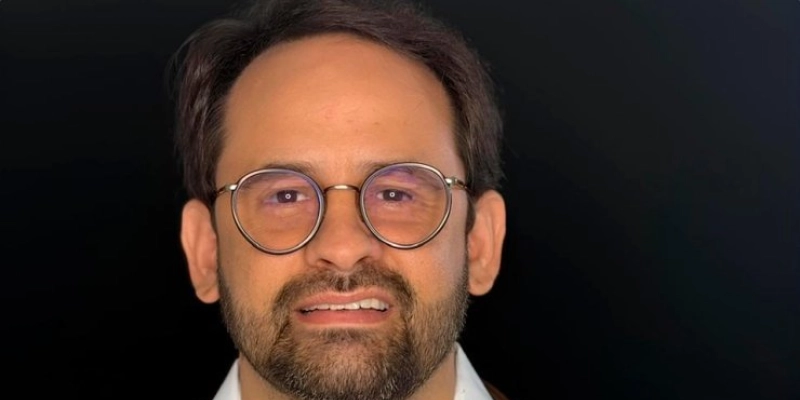 Dr. Athayde Diniz cresce como pré-candidato a deputado estadual para 2026 no Sertão