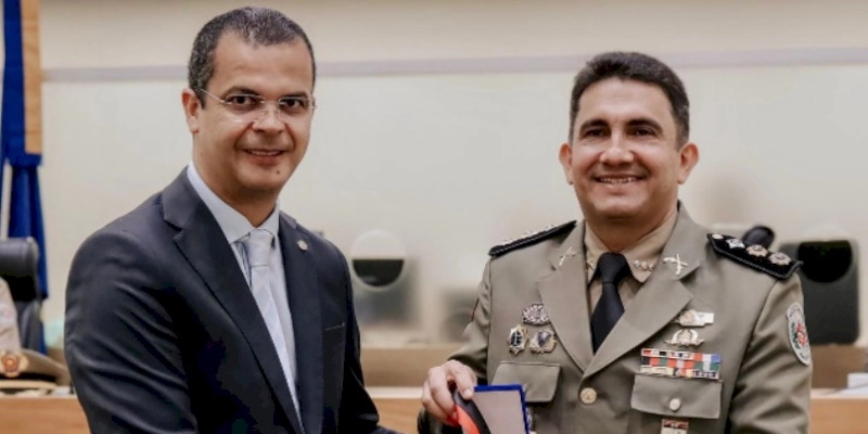 Tenente-coronel Lucas recebe Medalha Epitácio Pessoa da Assembleia Legislativa