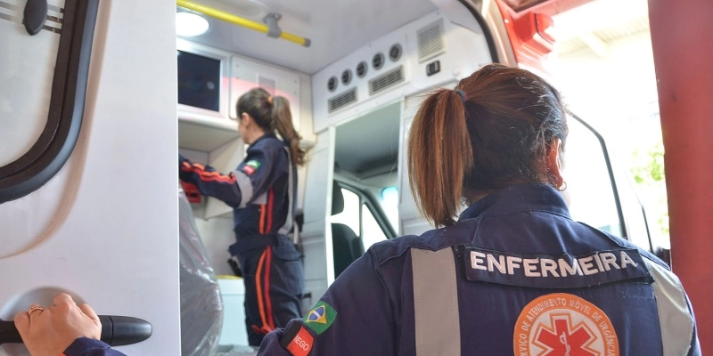 Samu e Semob orientam população em caso de acidentes de trânsito
