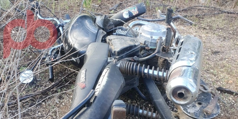 Motocicleta que havia sido furtada ontem (10) em Pombal, é encontrada depenada 