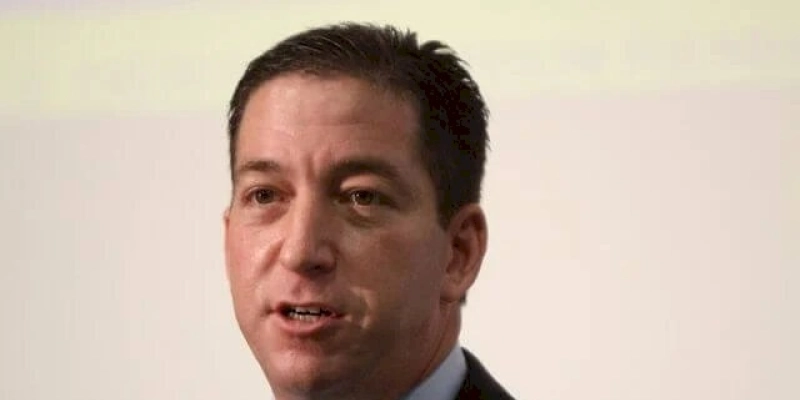 Sobre debate dos atos do Ministro Alexandre de Morais, Glenn Greenwald aceita desafio da Folha 