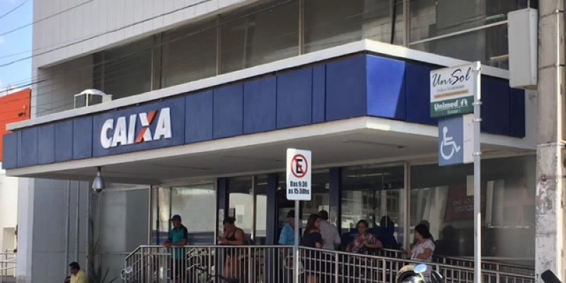 Homem desconhecido invade Agência da Caixa Econômica no Centro de Sousa e furta armas de vigilantes