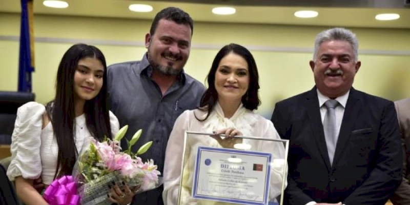 ALPB entrega título de Cidadania Paraibana para a médica Adriana Lobão