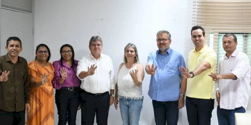 Prefeita e vereadores de Areia que apoiaram Veneziano no 1º turno aderem à candidatura de João