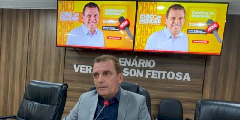 Pré-candidato a deputado, Chico Mendes, debate proposta durante coletiva de imprensa em Cajazeiras