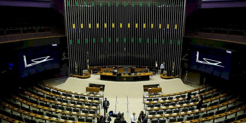 Câmara aprova novas regras para seguro obrigatório de veículos