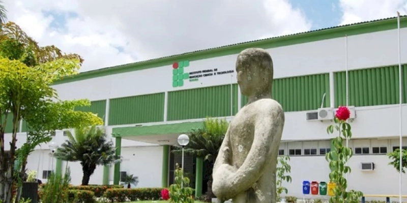 Banco de Professor-Equivalente do Magistério do Ensino Básico, Técnico e Tecnológico do IFPB é ampliado e Gervásio Maia comemora anúncio 