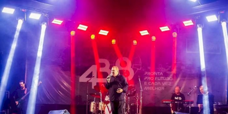 Festa das Neves é encerrada com shows de Peninha e Vinícius Mendes