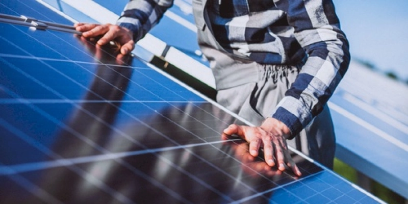 Número de empregos em energia solar térmica deve crescer 22% em 2022
