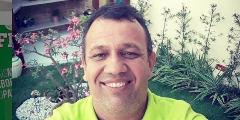 Corpo de Raimundo do Pastelão é sepultado, após homenagens de amigos em frente aos seu comercio em Sousa