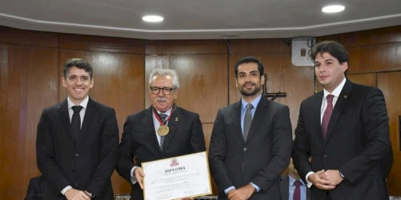 Câmara de João Pessoa entrega Medalha e Título de Cidadão a Fernando Catão