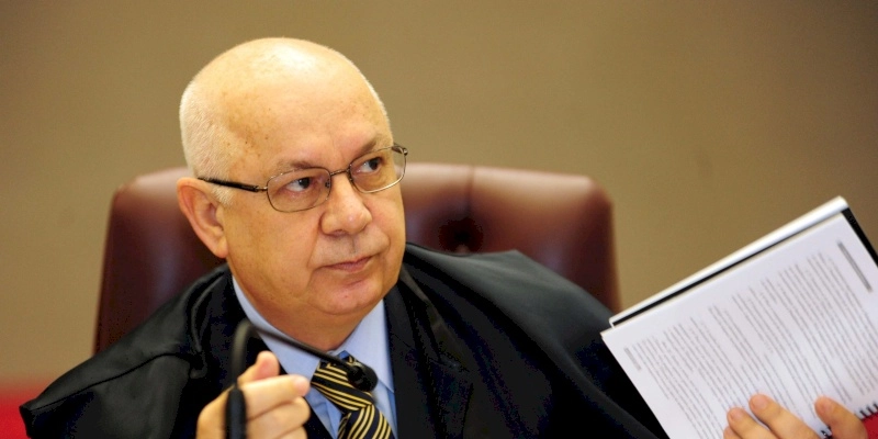 Revista norte-americana Time publica que Moraes chegou ao poder após polêmica morte de Teori Zavascki
