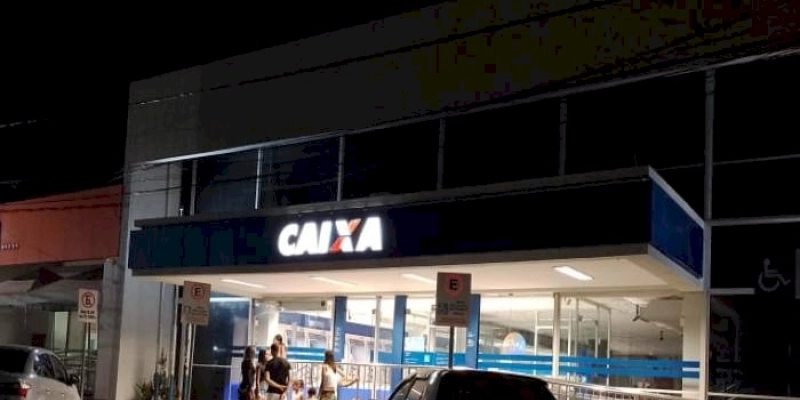 Lula pede que Caixa suspenda tarifa de Pix para empresas privadas