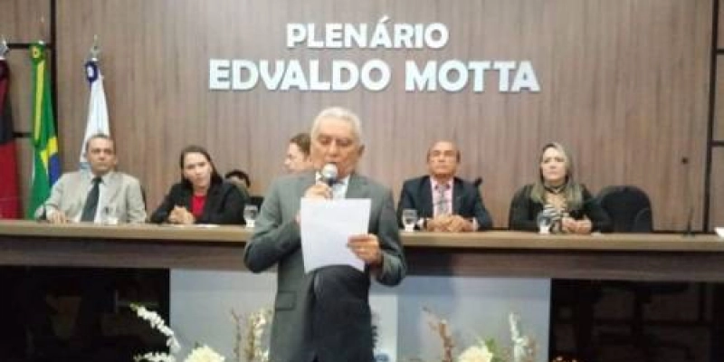 Prefeito de Patos “arreiga” e renuncia mandato; "deparei-me com uma realidade doente culturalmente"