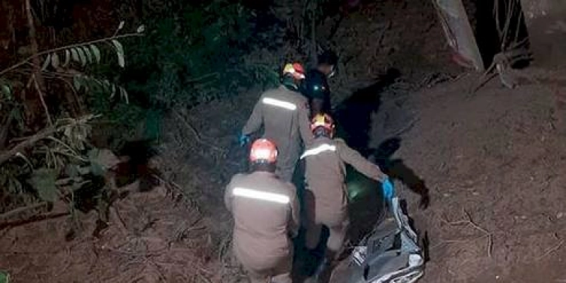 Capotamento de caminhão tipo caçamba deixa uma vítima fatal em Rodovia na Paraíba